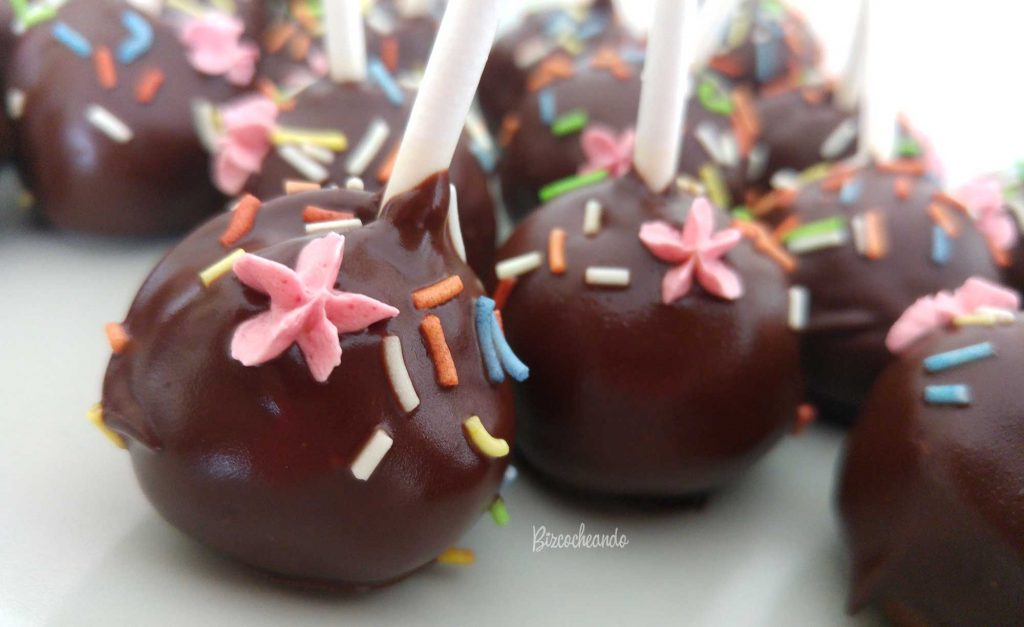 Cake-Pops-Vainilla-y-Chocolate-Negro