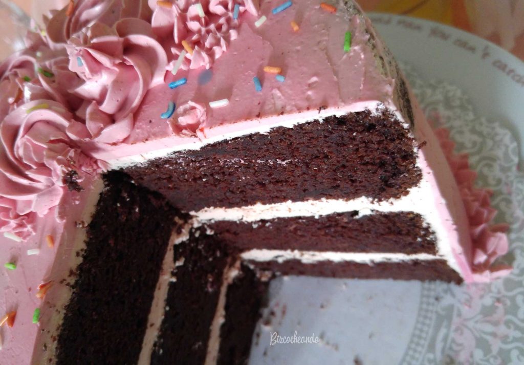 Tarta Layer Cake de Chocolate y Fresa